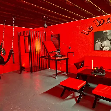 Le Baiser 1 Le Bunker Reamenage En Plaisir Interdit * Χάβρη