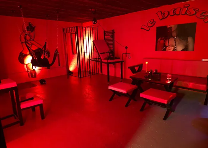 Le Baiser 1 Le Bunker Réaménagé En Plaisir Interdit Hébergement de vacances *